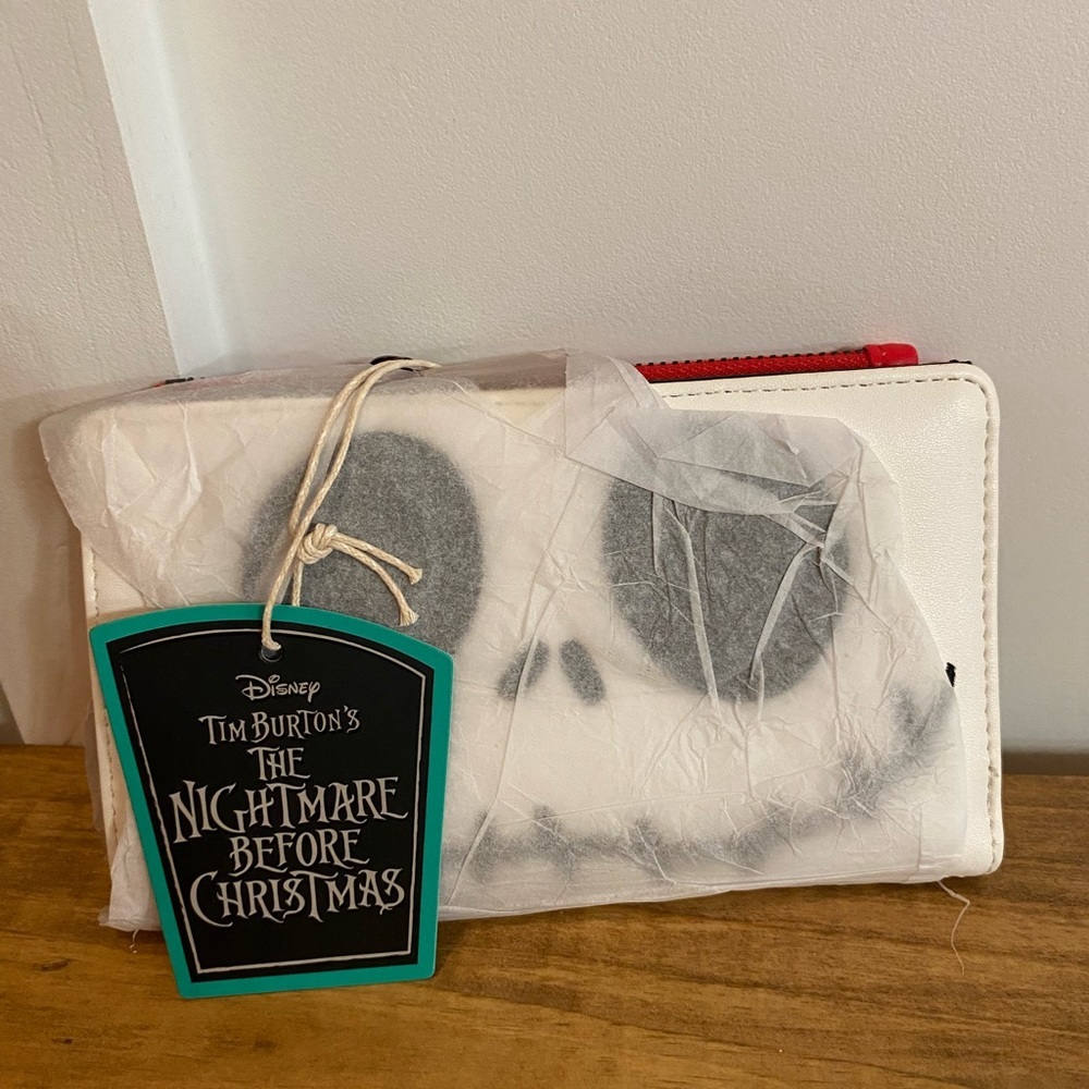 *sold*Loungefly Disney NBC Nightmare Before Christmas Santa Jack Face Wallet - Picture 5 of 5